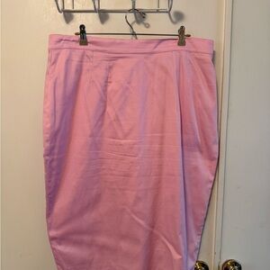 High waisted pink pencil skirt.